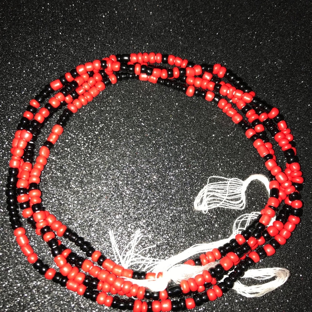 Adjustable tie waist beads